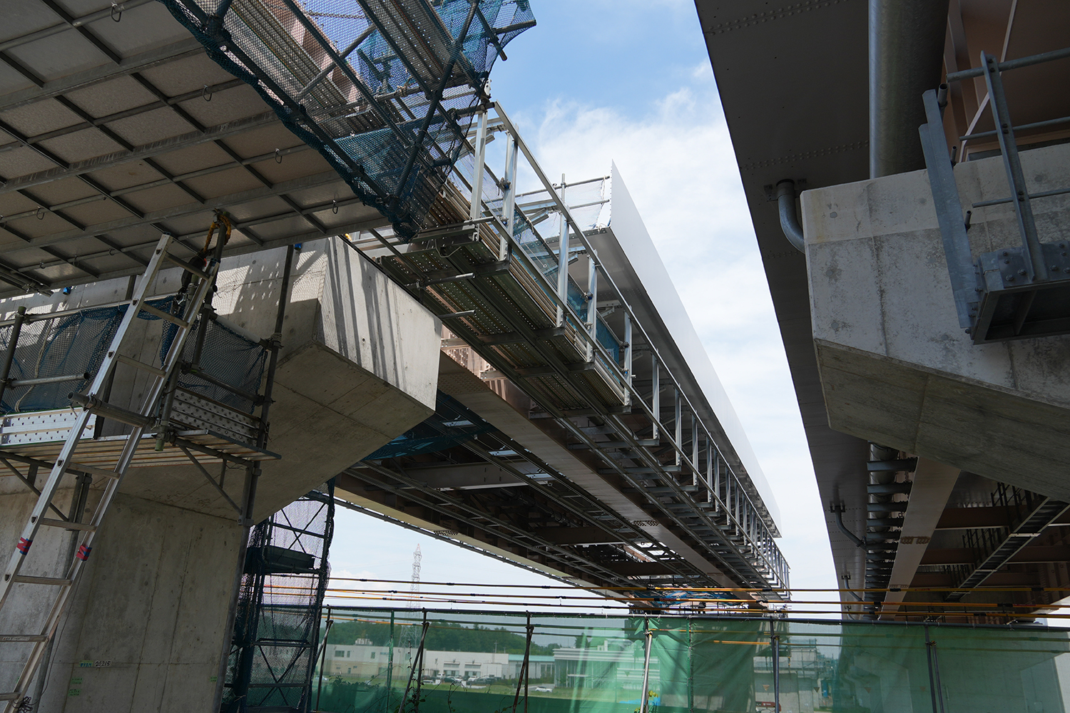 NEXCO東日本　圏央道4車線化の長大高架橋　谷田川高架橋の建設が佳境