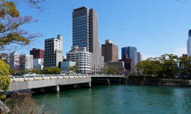 広島市　環境や観光船に配慮しつつ平和大橋を塗替え