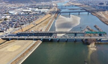 兵庫県　供用100年を迎える加古川橋の架替えが進捗