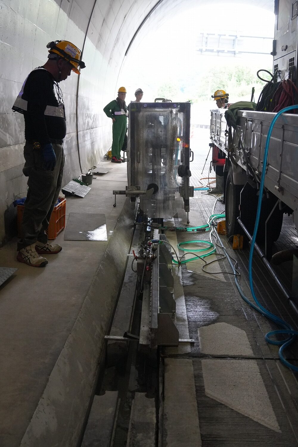 阪神高速技術とナガタ工業　ワイヤーソーによる円形水路補修技術『SCS工法』を開発
