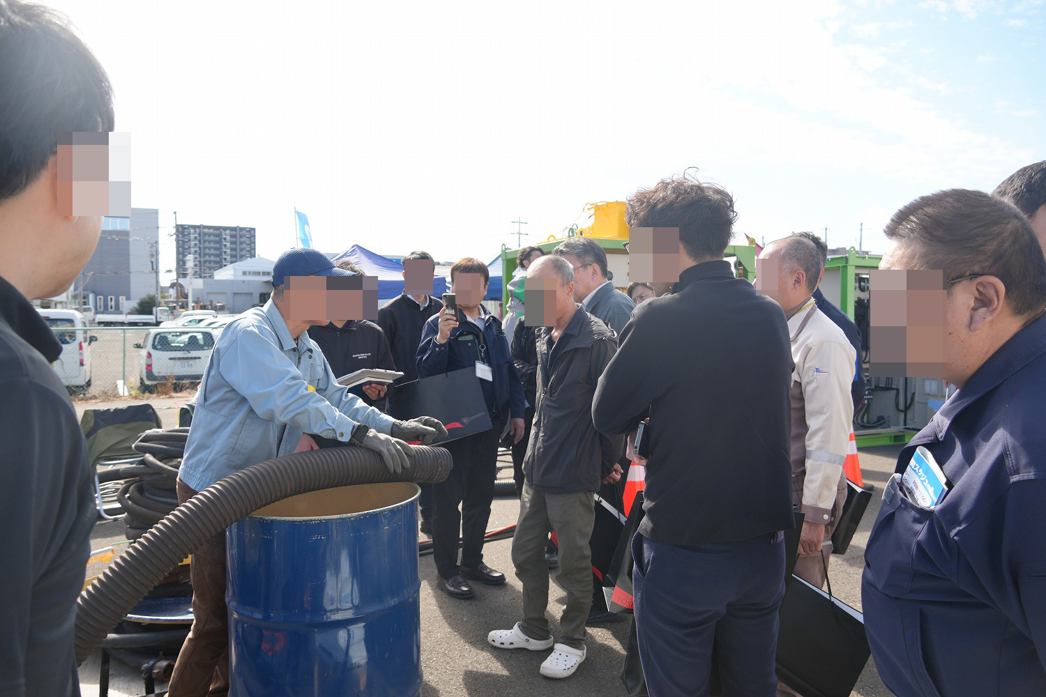 好川産業　鋼構造物の塗膜除去製品を主とした環境対策商品の実演会を開催