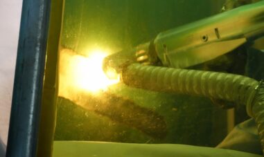 横河ブリッジとトヨコー　関越道土樽橋上り線で『CoolLaser』（クーレーザー） を試験施工