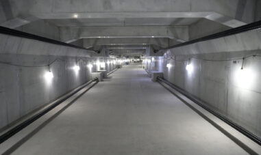 首都高速道路　1号羽田線 東品川桟橋・鮫洲埋立部にみる段階更新と恒久足場